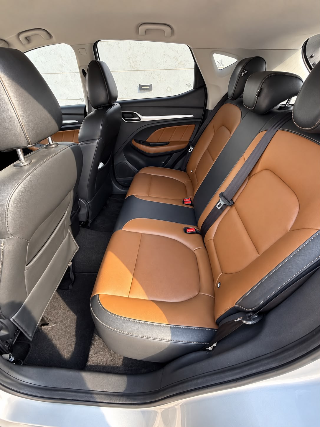 Silber MG ZS 1.5 l AT Excite 2019