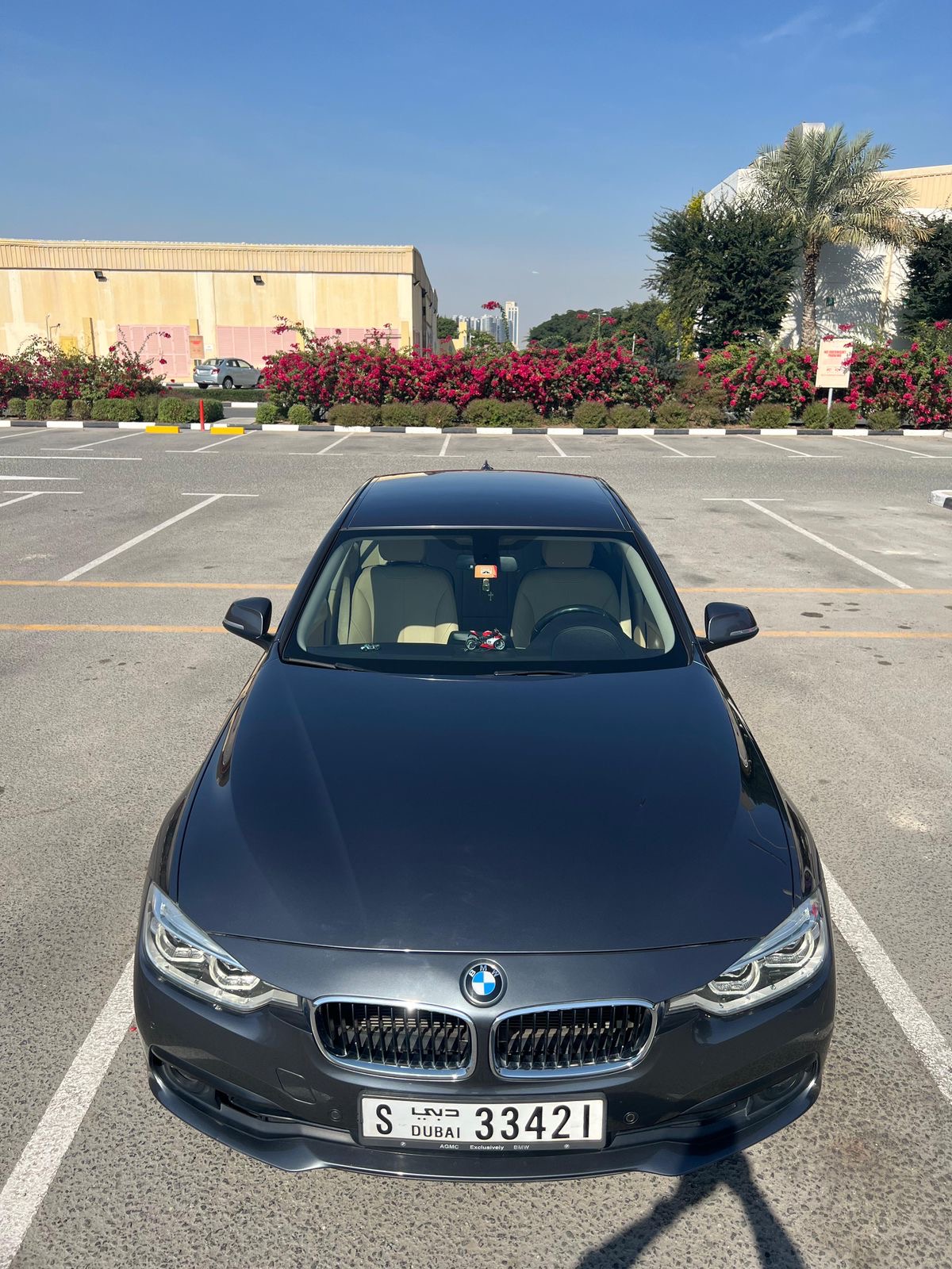 Gris foncé BMW 3 Series 318i 2017
