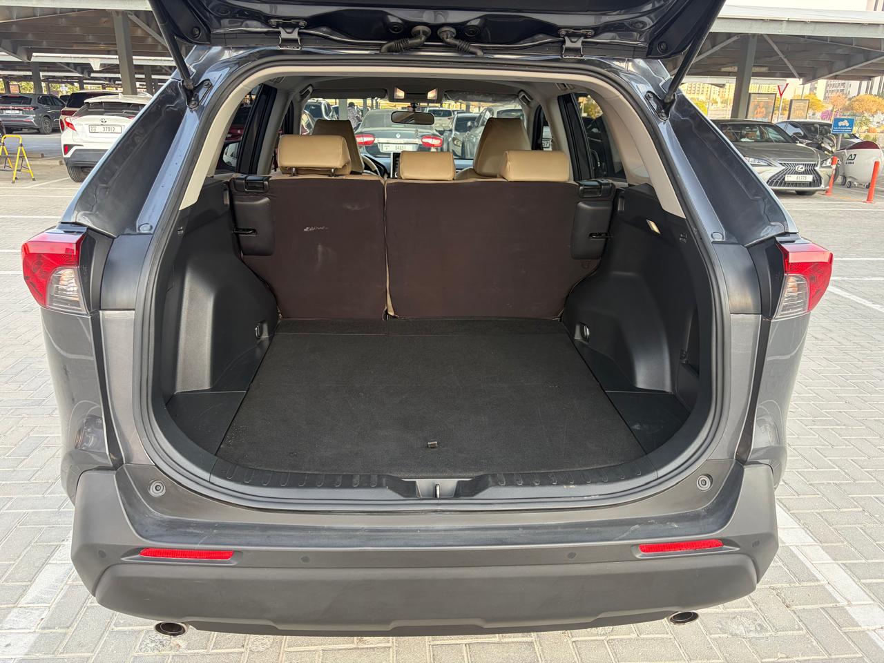 灰色的 丰田 RAV4 EX 2022