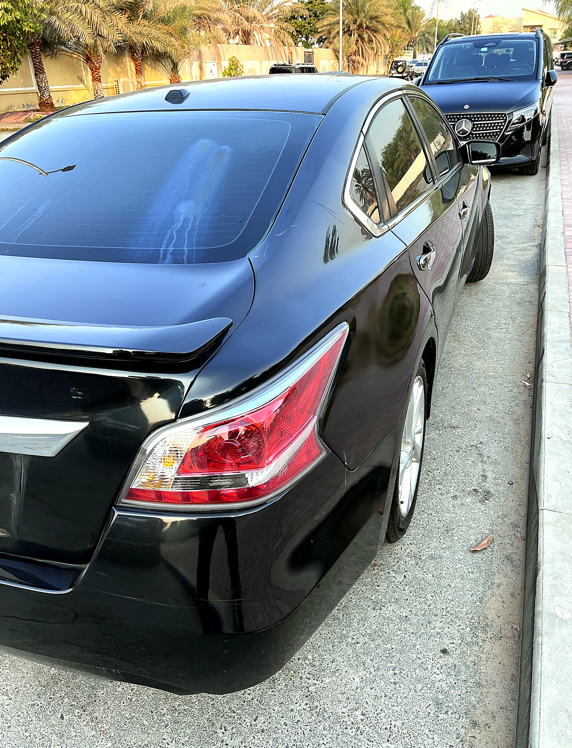 Black Nissan Altima 2.5 2015