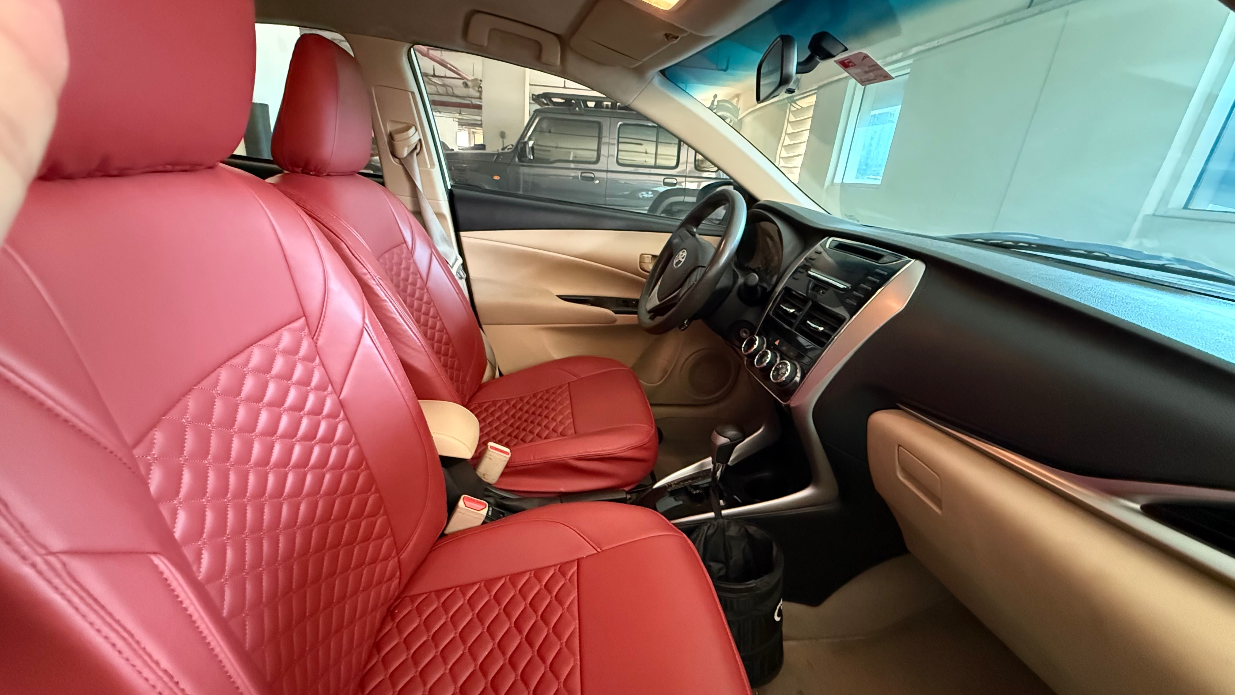 Белый Toyota Yaris Sedan 2019 год