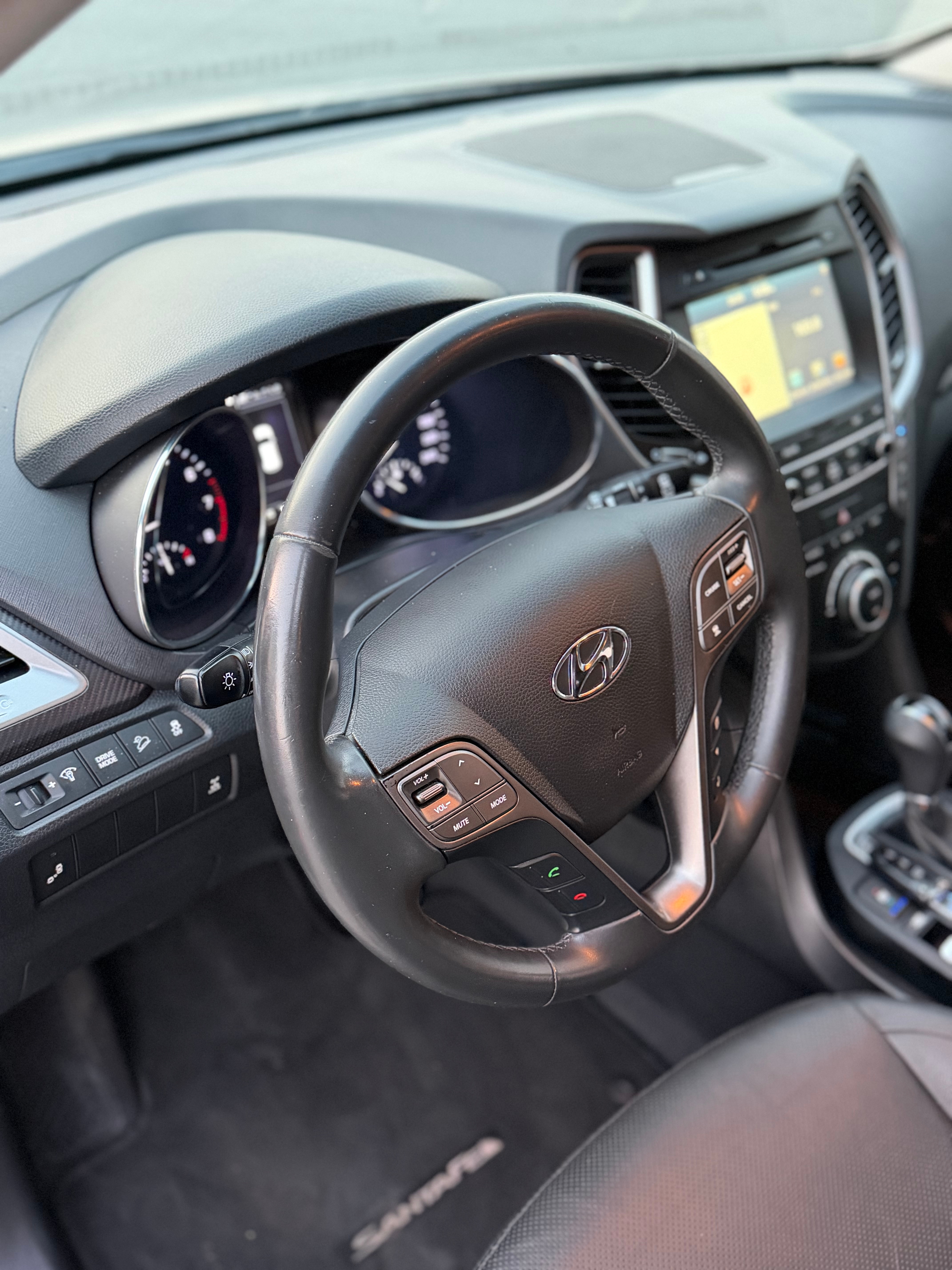 Grigio metallizzato Hyundai Santa Fe 2016