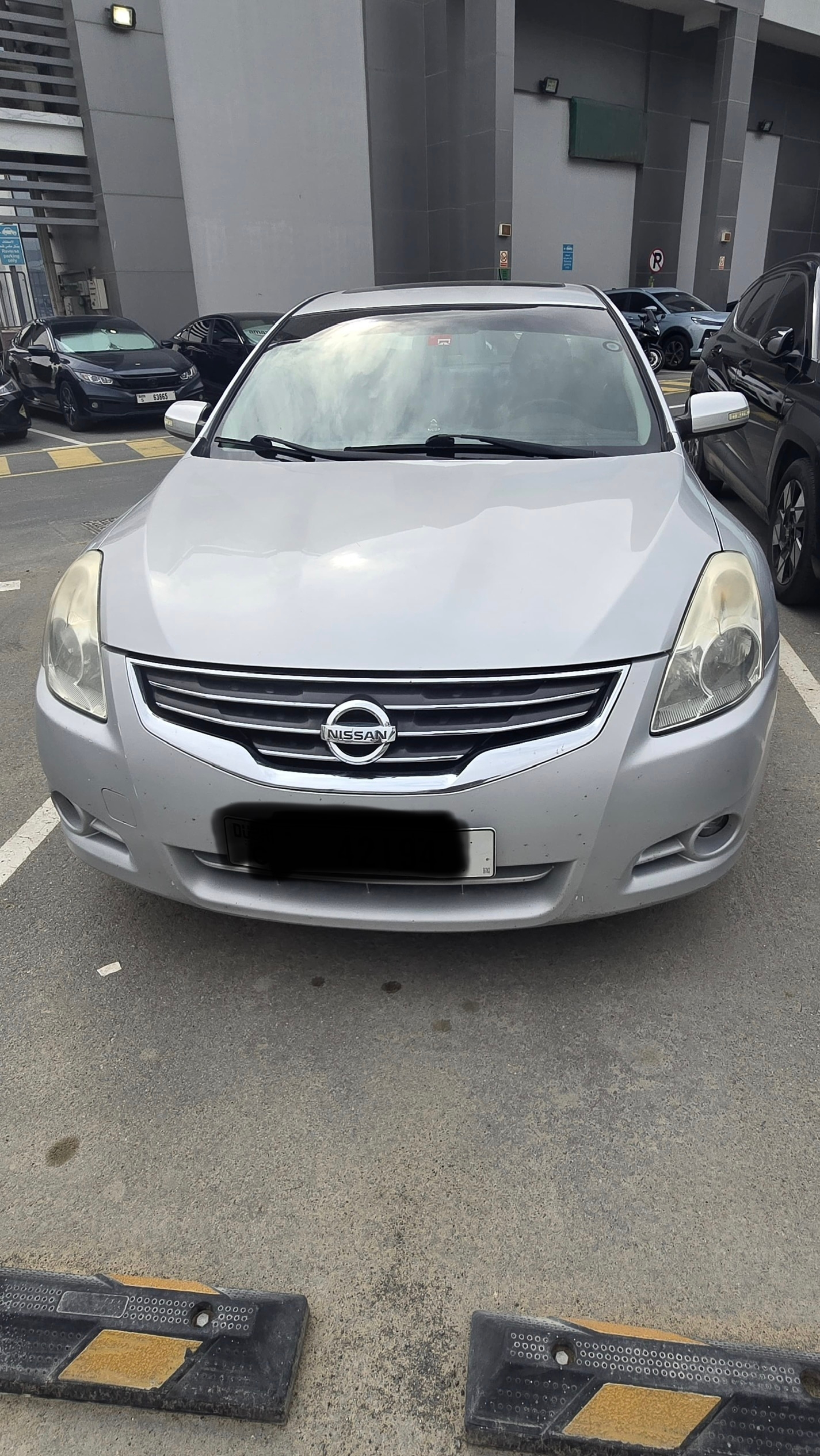 Silver Nissan Altima 2.5 S 2010