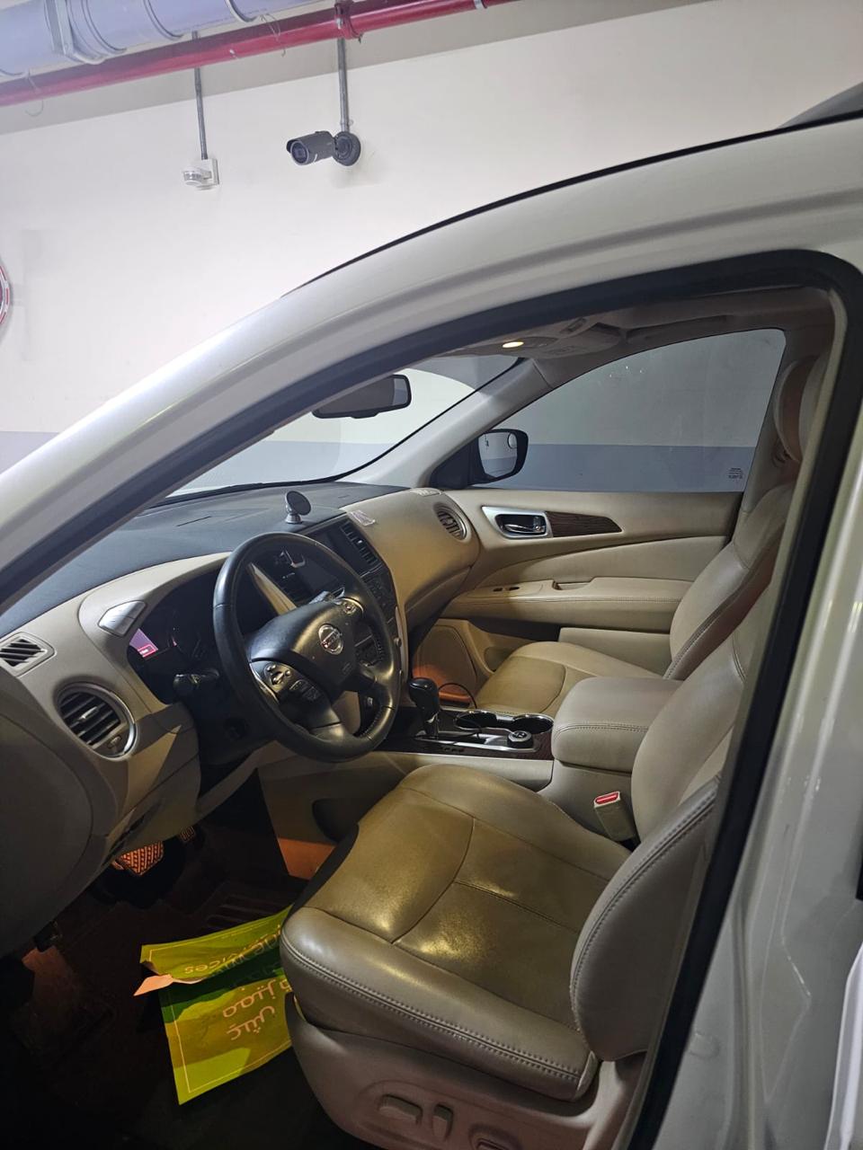 Bianca Nissan Pathfinder SV 2018