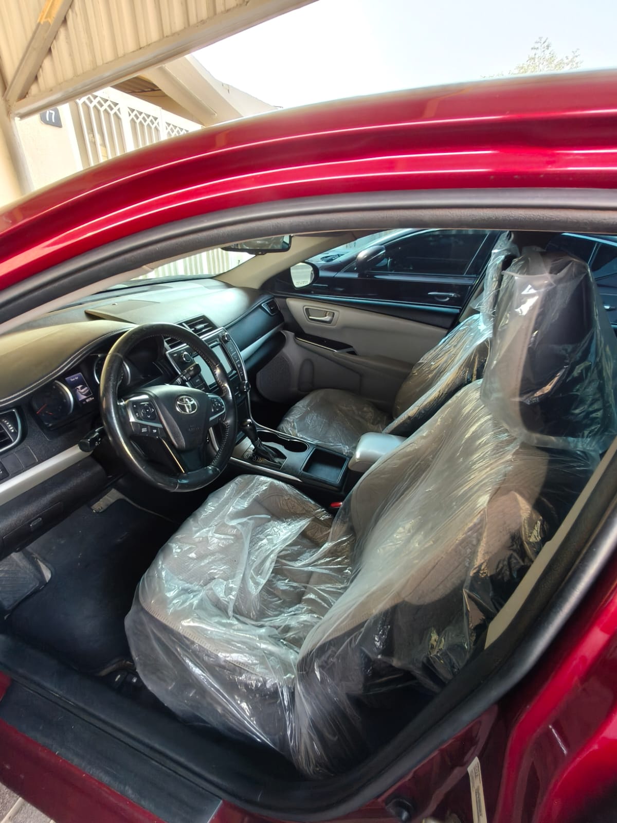 أحمر تويوتا Camry SE 2017