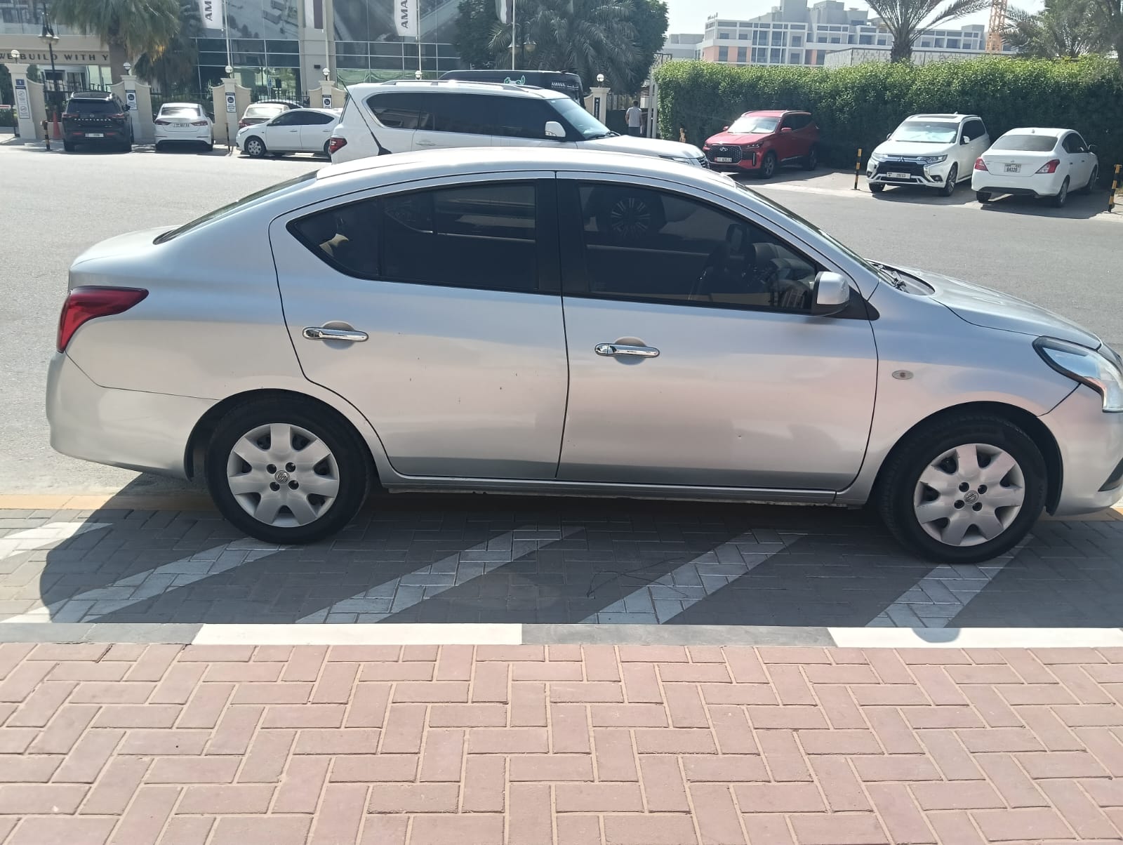 Argent Nissan Sunny 2022