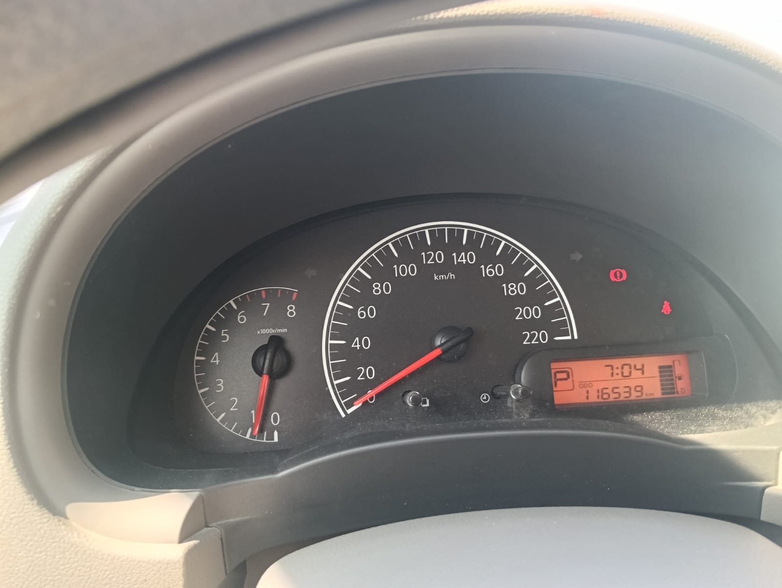 Argent Nissan Sunny 2022