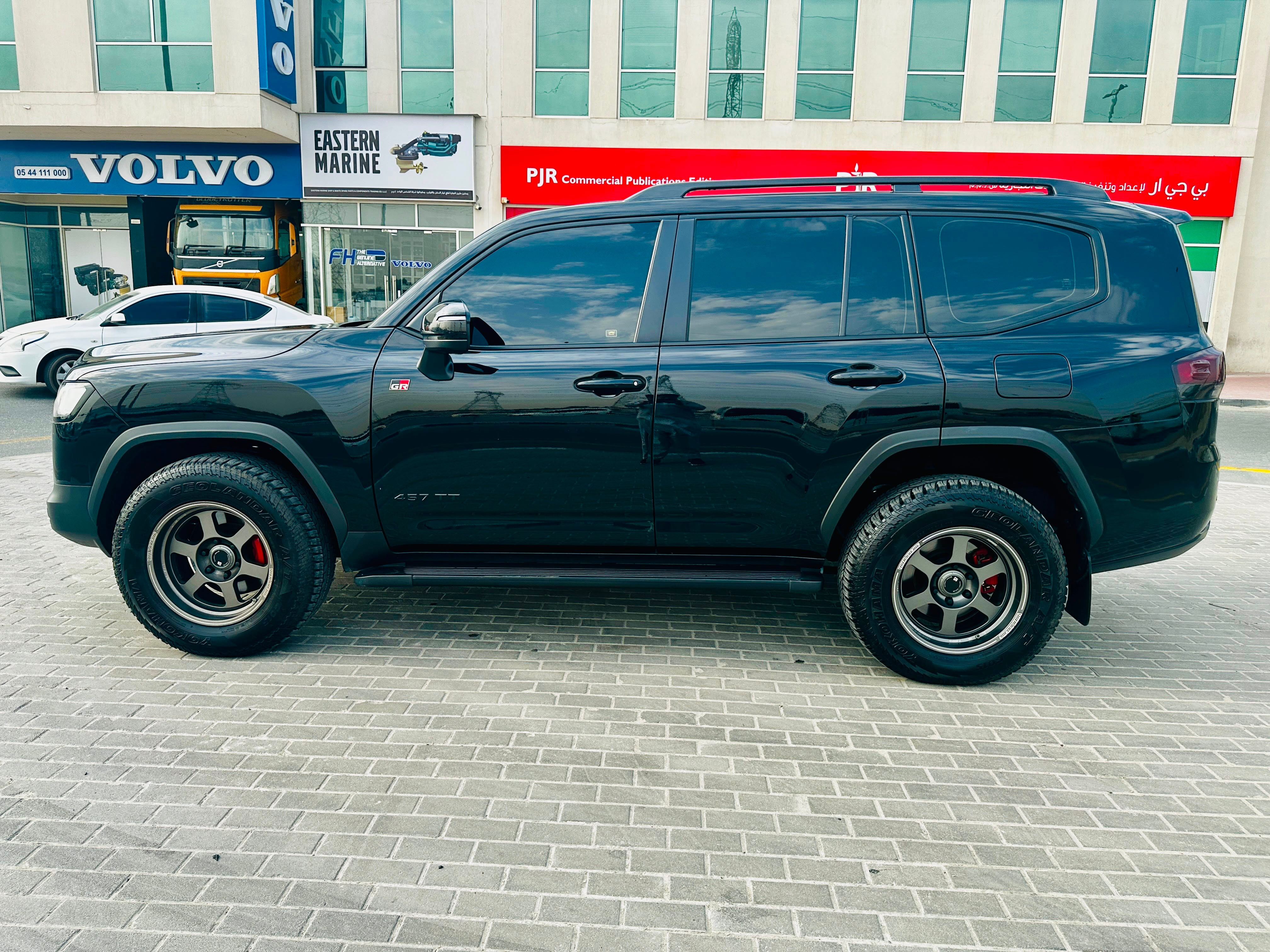 Black Toyota Land Cruiser GR-SPORT 3.5L 2025