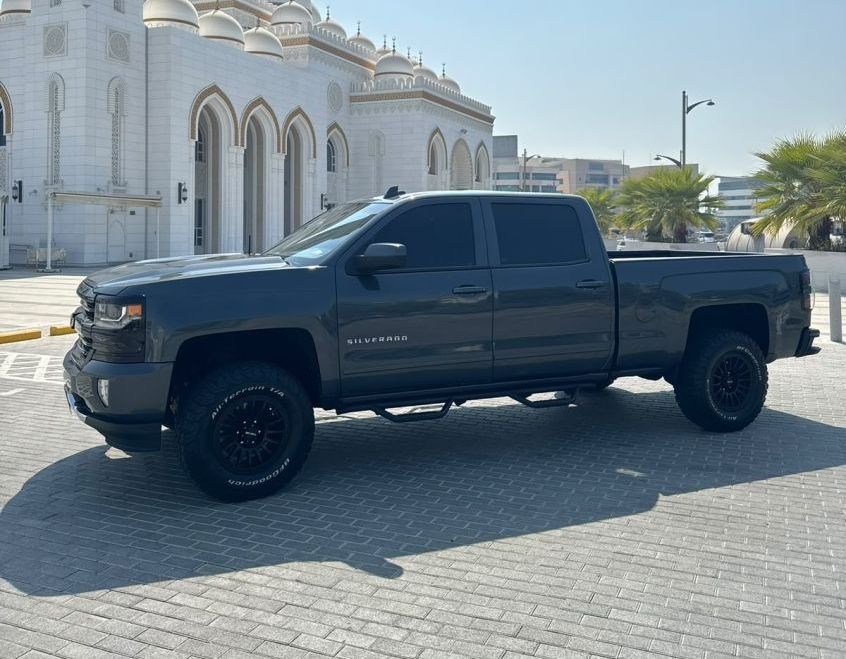 Gris foncé Chevrolet Silverado 1500 Z71 2018
