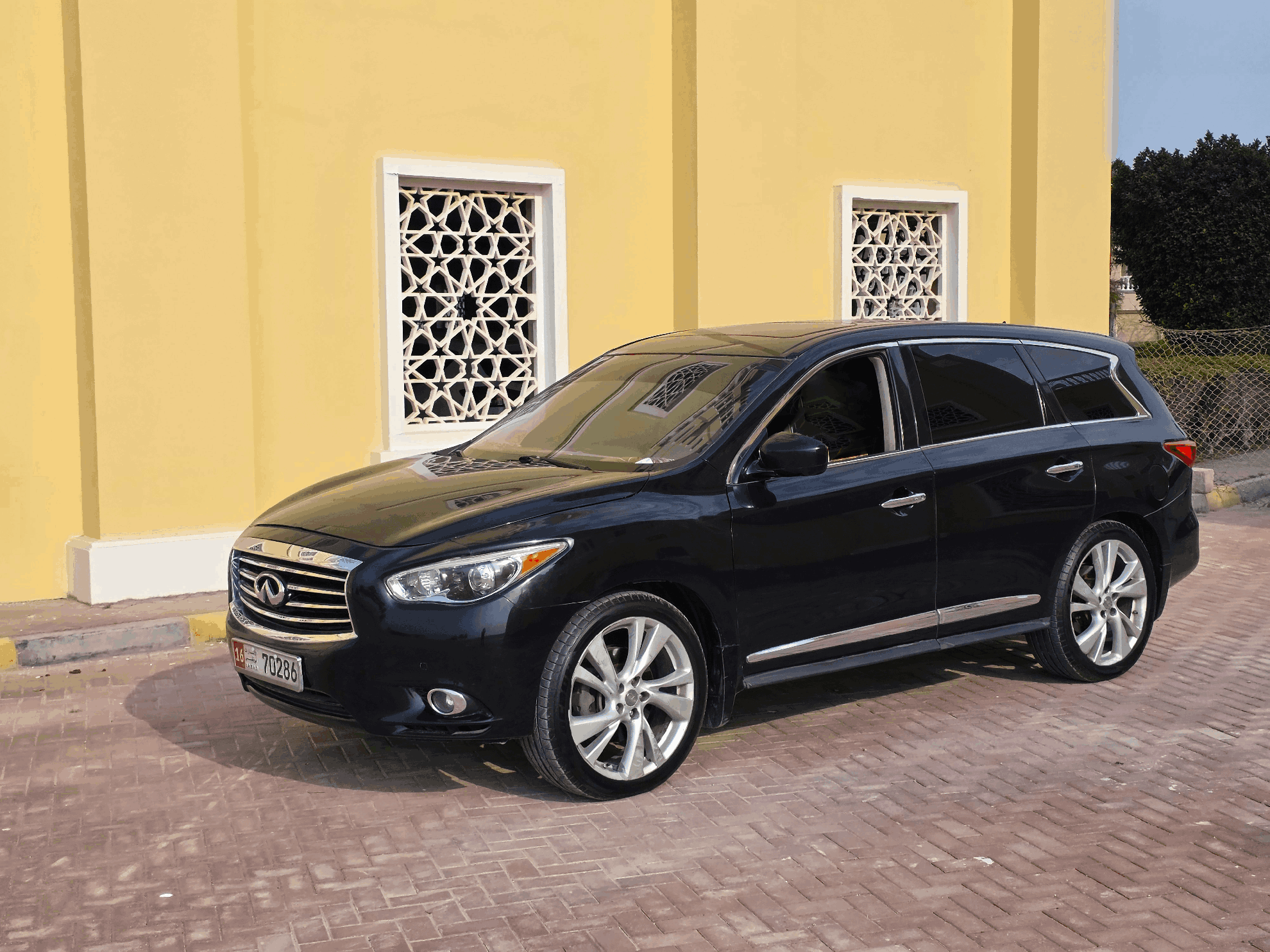 Siyah Infiniti JX35 2013