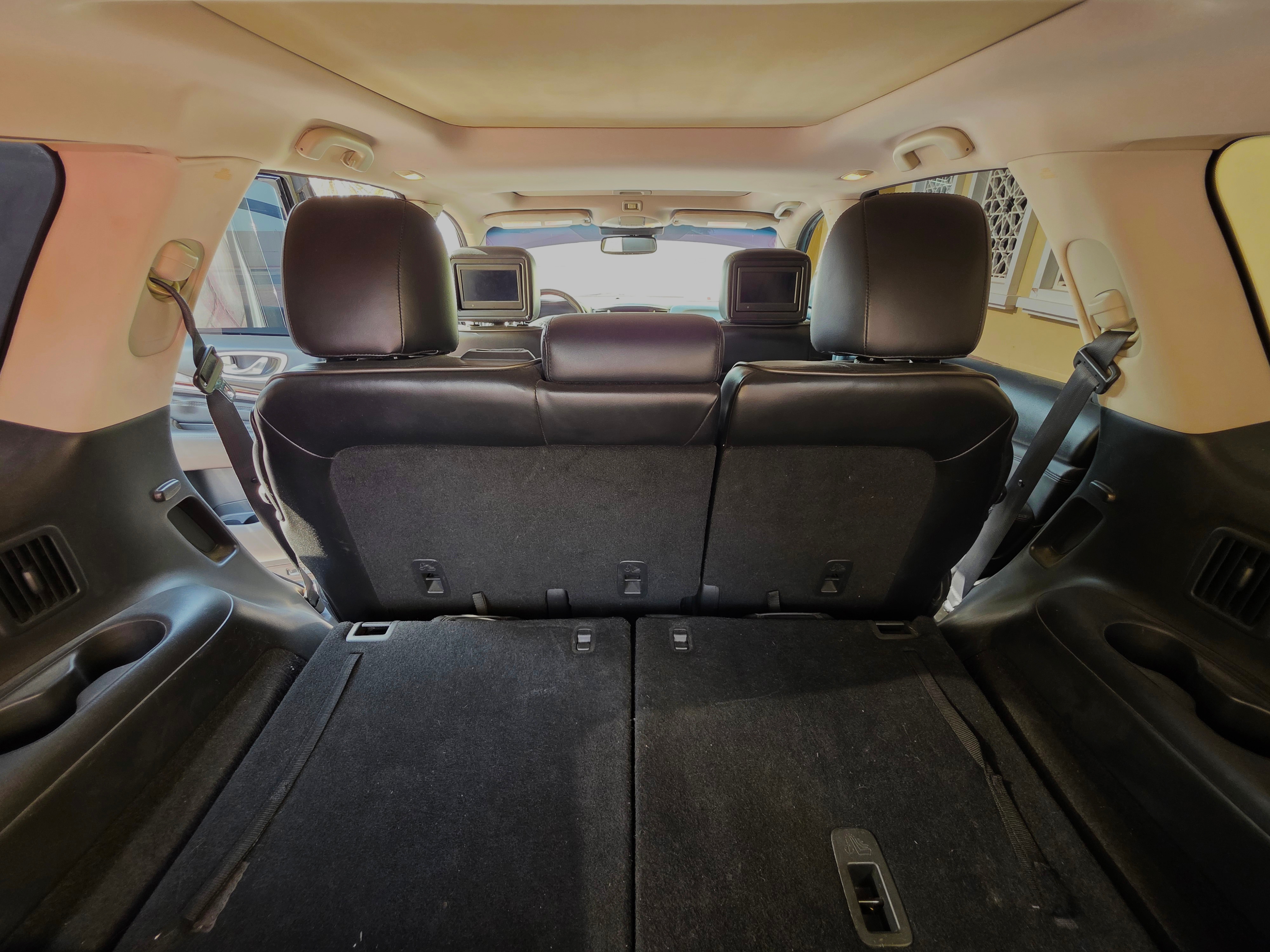 Siyah Infiniti JX35 2013