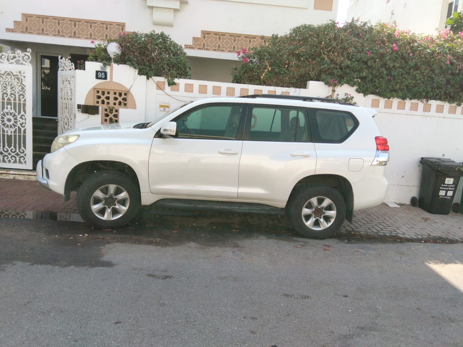 White Toyota Prado TX L 2012