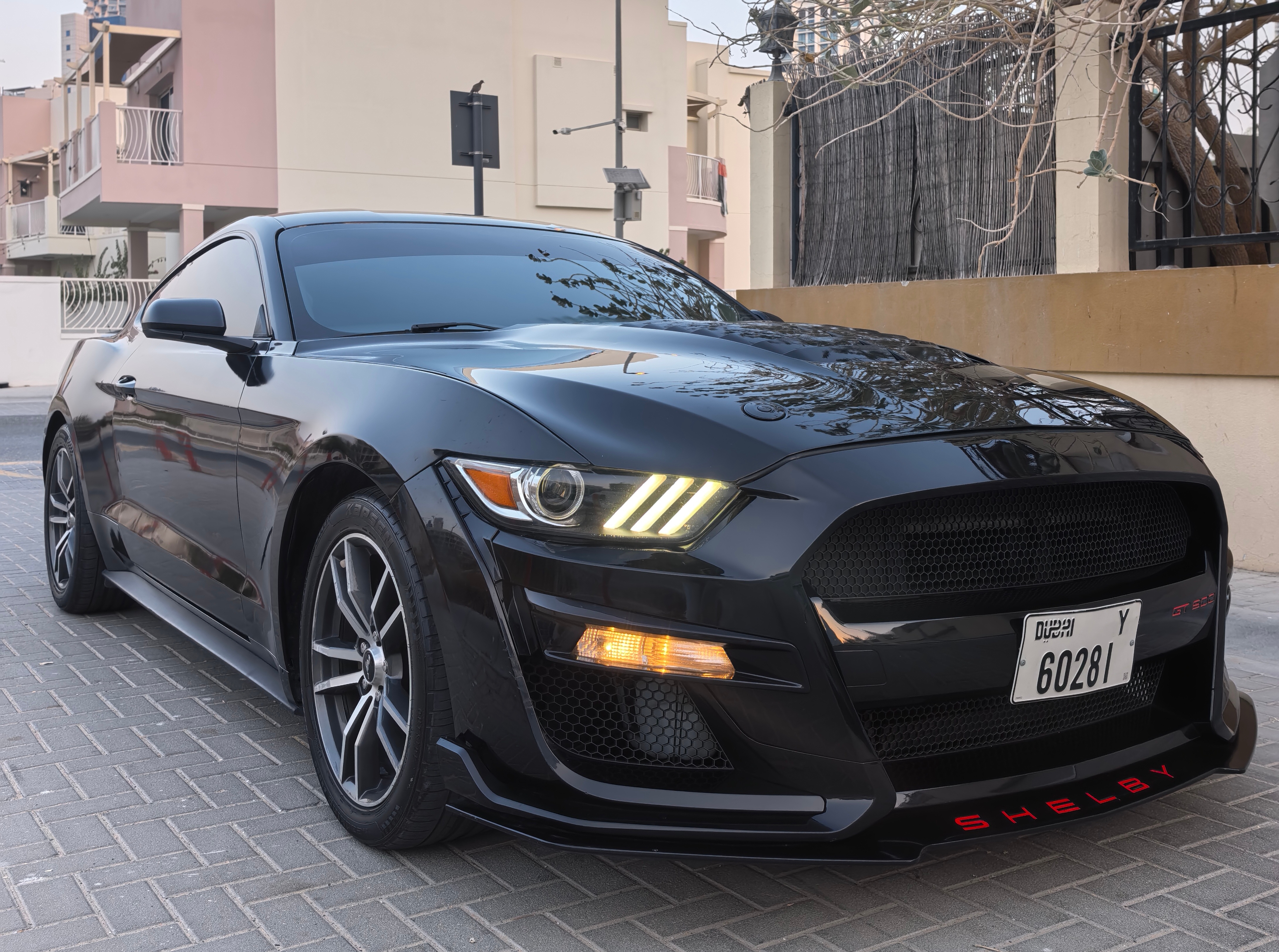 Siyah Ford Mustang EcoBoost 2016