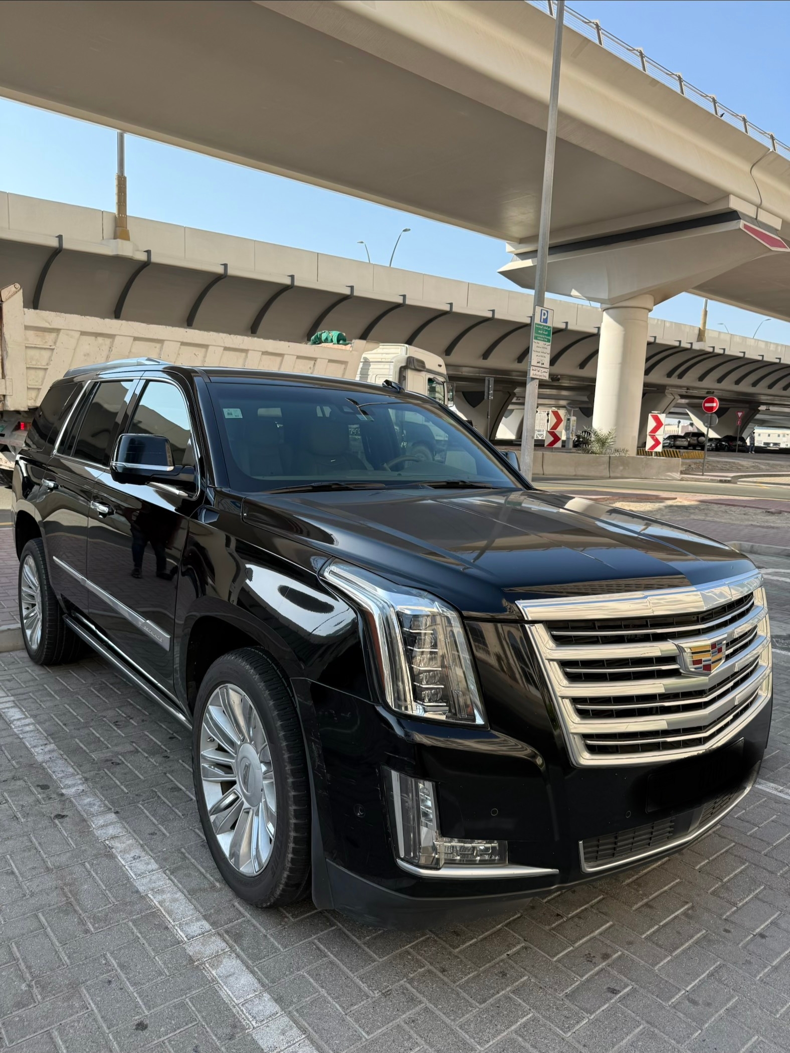 Siyah Cadillac Escalade Platinum 2018
