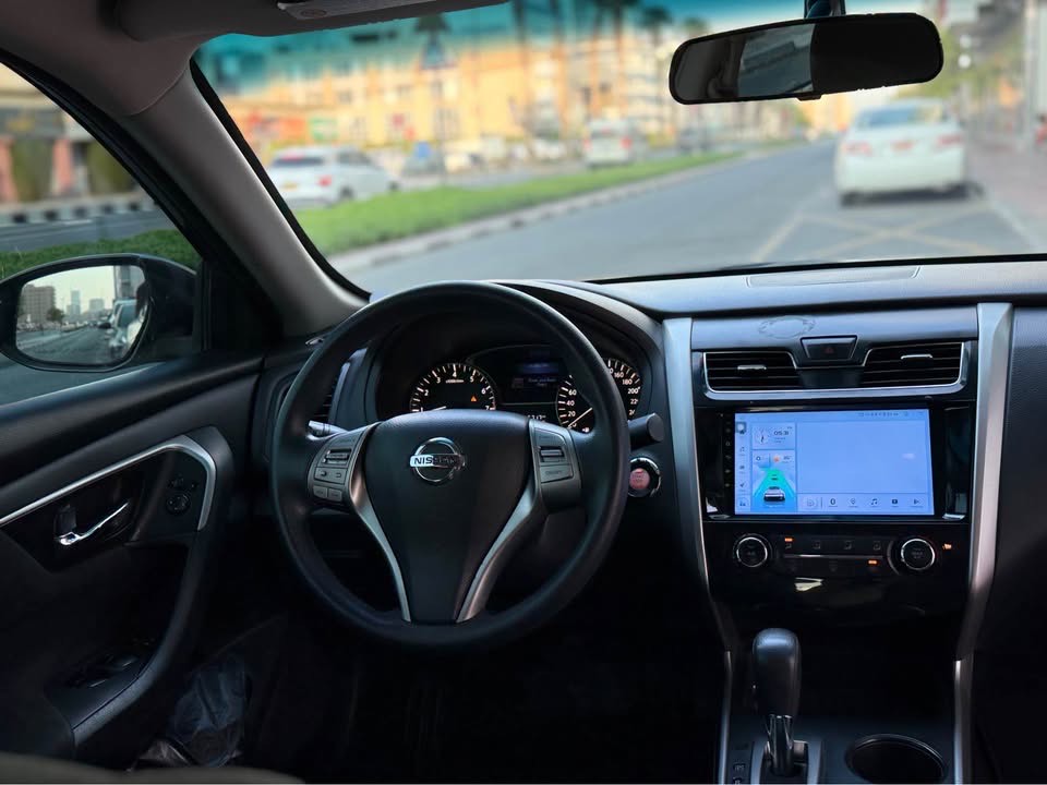 灰色的 日产 Altima S 2015