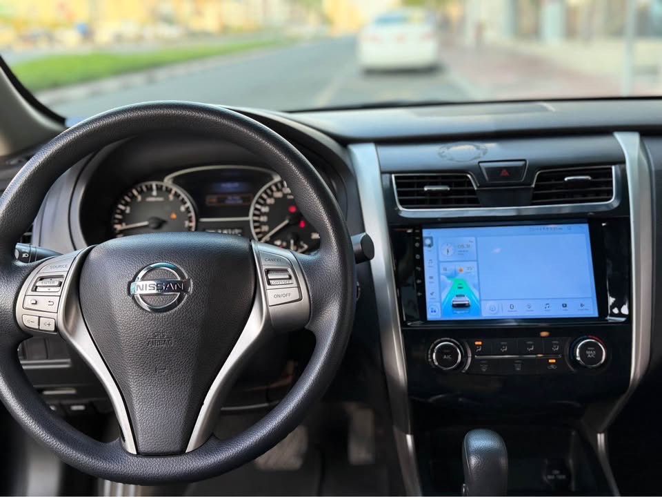 灰色的 日产 Altima S 2015