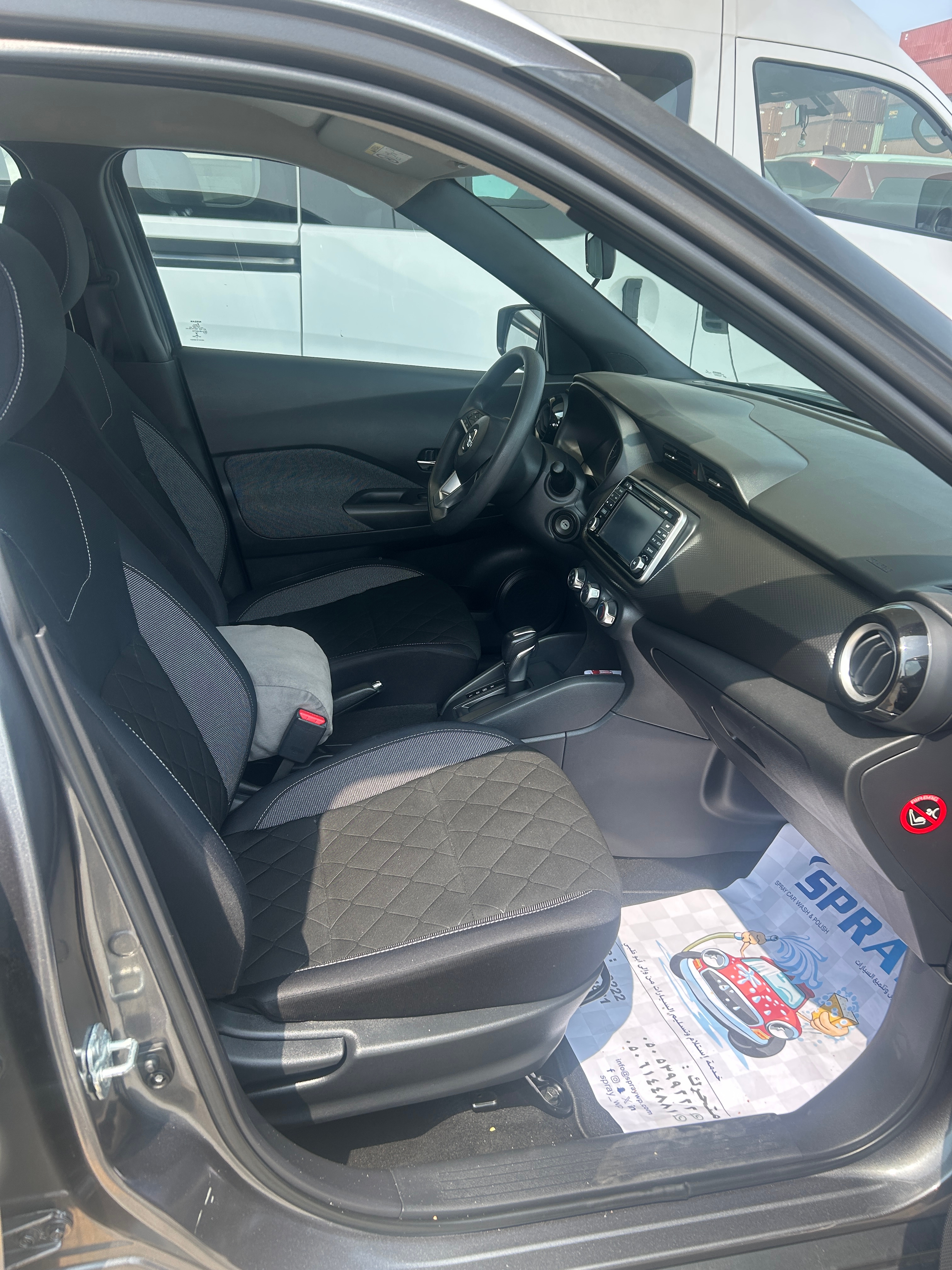 Gray Nissan Kicks S 2018