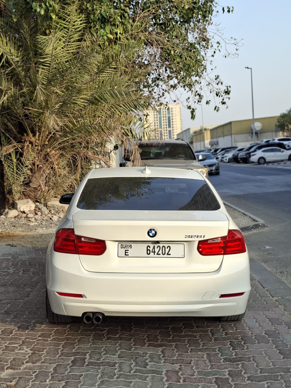 Weiß BMW 330i M SPORT 2015 Weiß BMW 330i M SPORT 2015