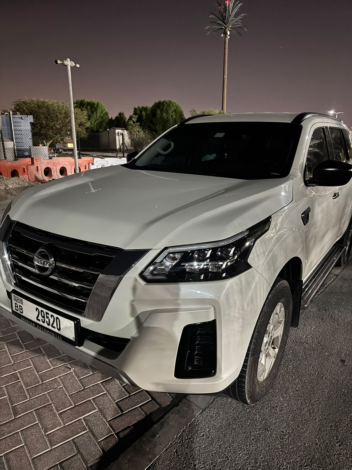 White Nissan Xterra SE 2022