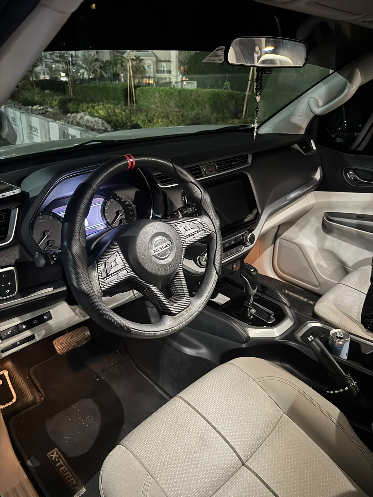 Белый Nissan Xterra SE 2022 год Белый Nissan Xterra SE 2022 год