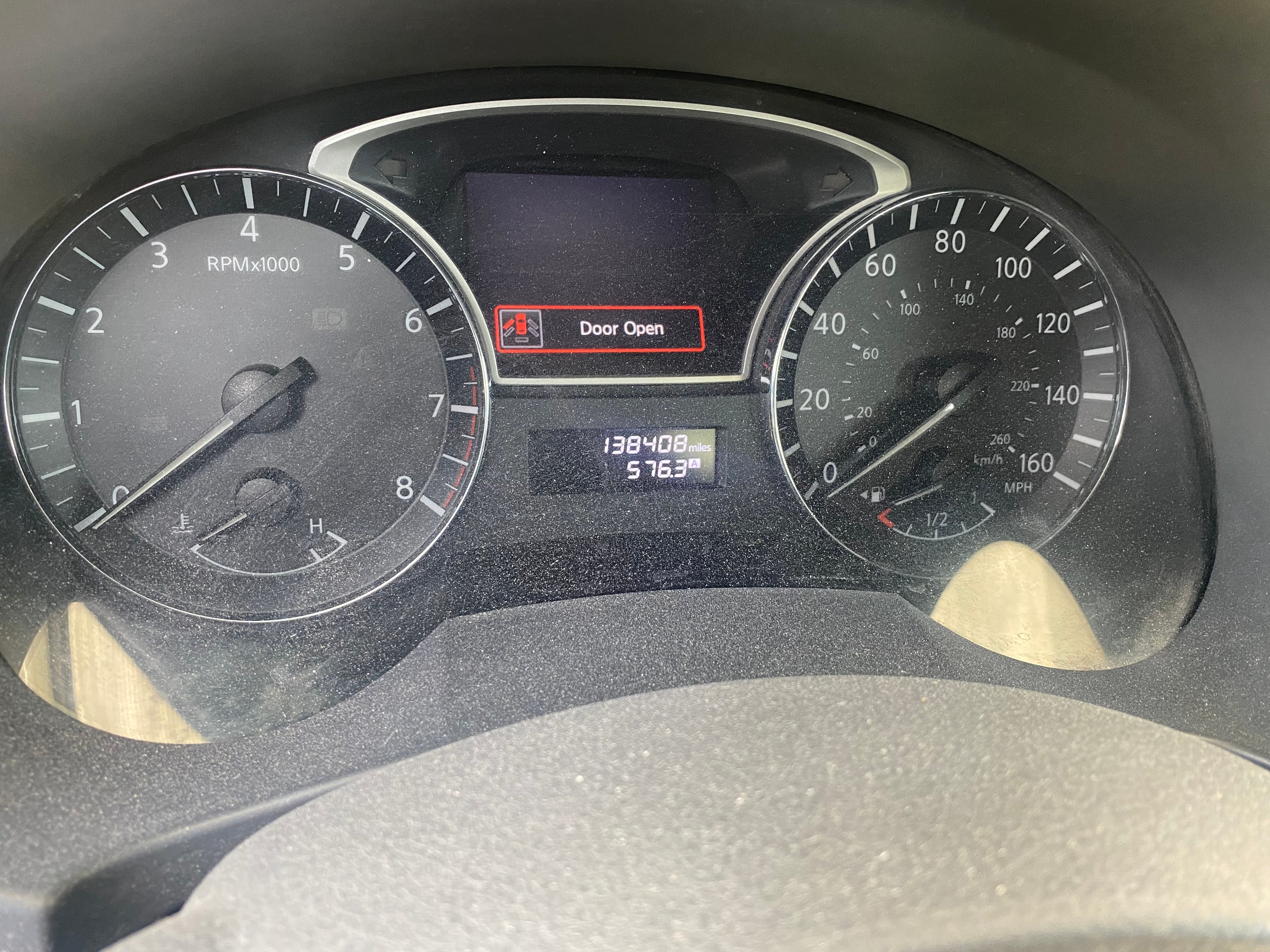 Темно-синий Nissan Altima 2.5 SL 2013