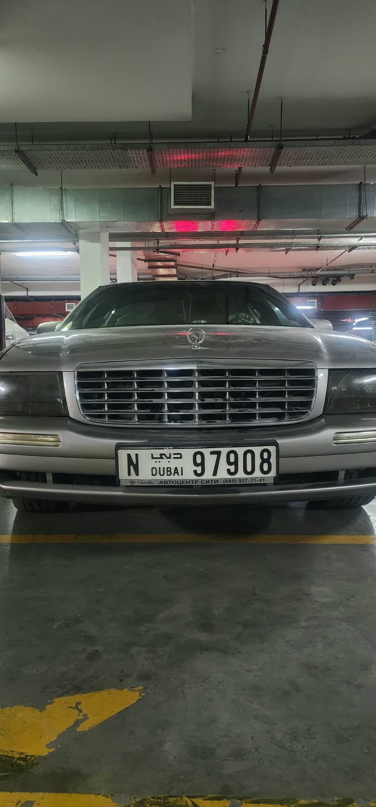 Silver Cadillac DeVille Base 1998 Silver Cadillac DeVille Base 1998