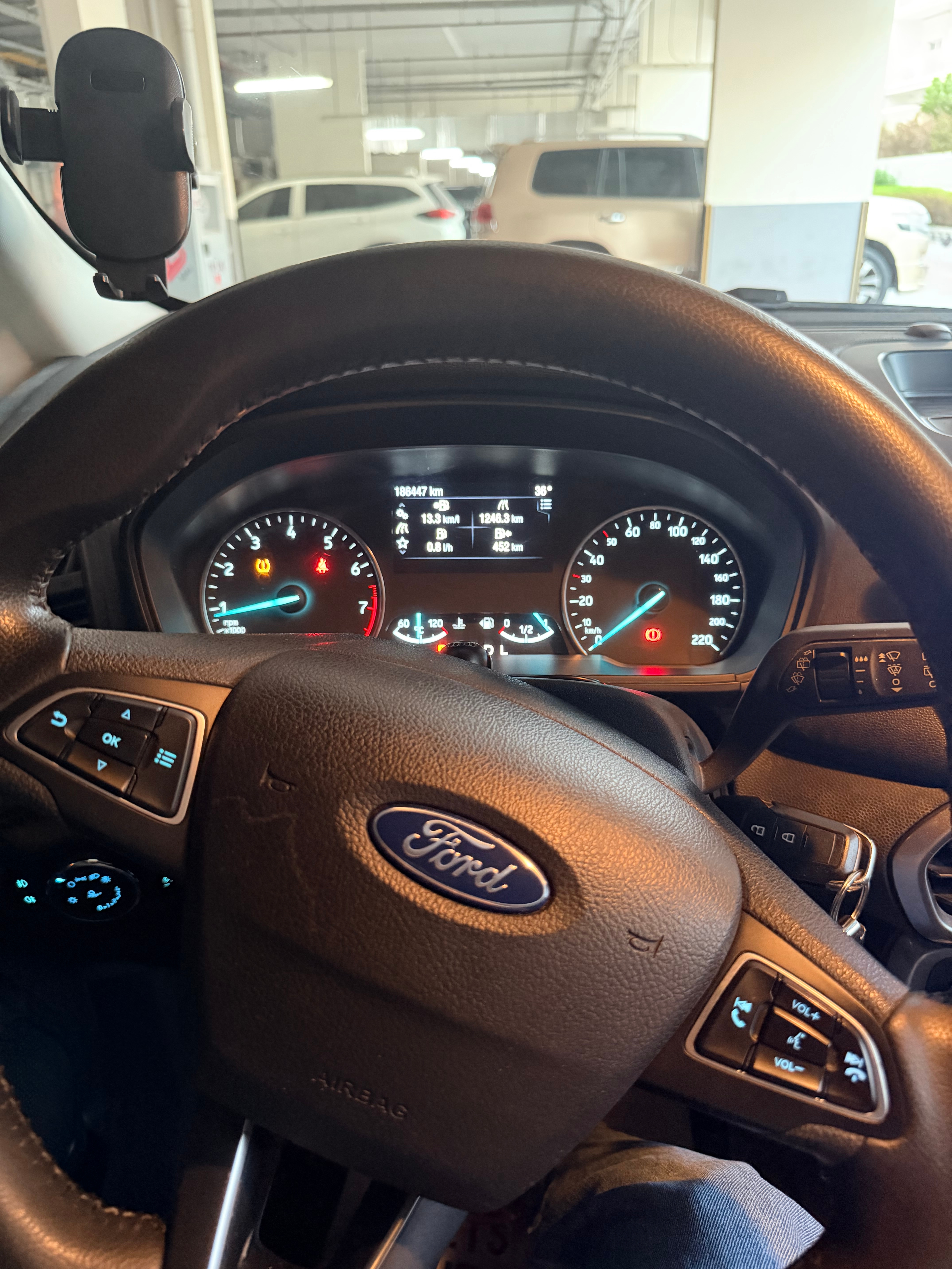 White Ford EcoSport Trend 2019