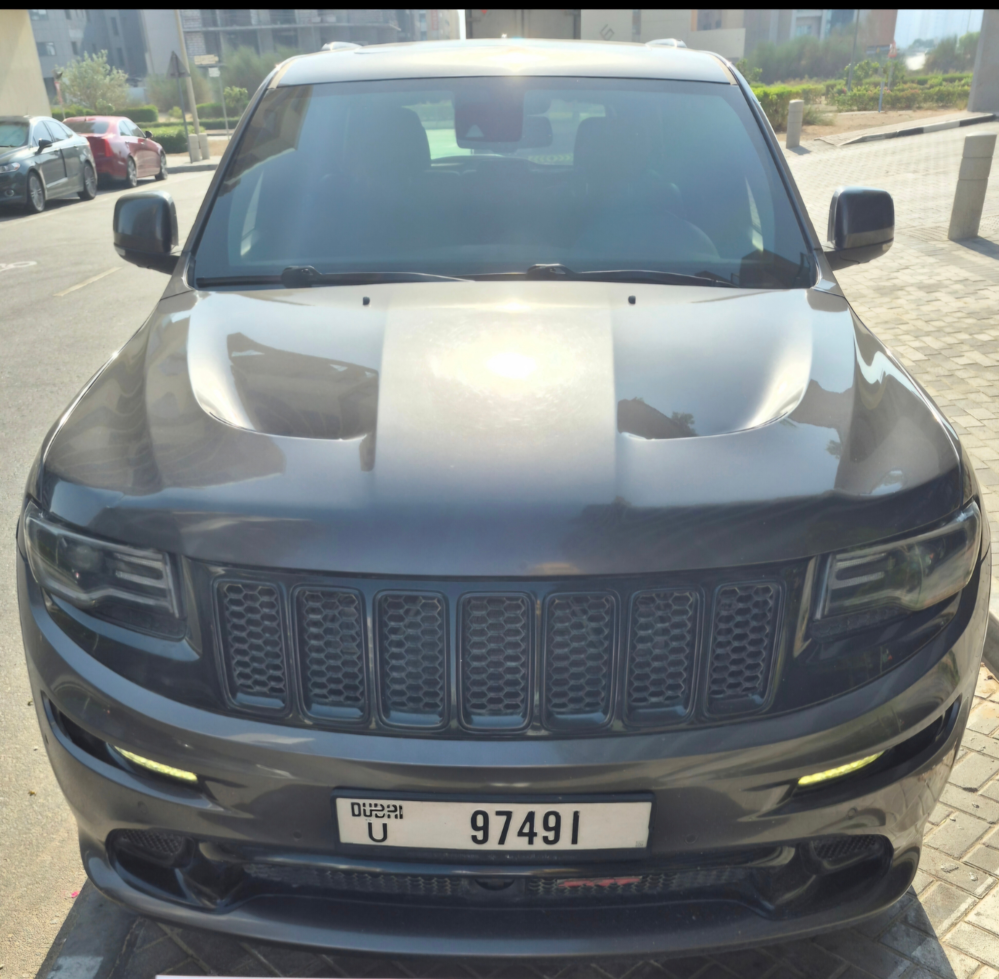 رمادي لامع جيب Grand Cherokee SRT 2015 رمادي لامع جيب Grand Cherokee SRT 2015