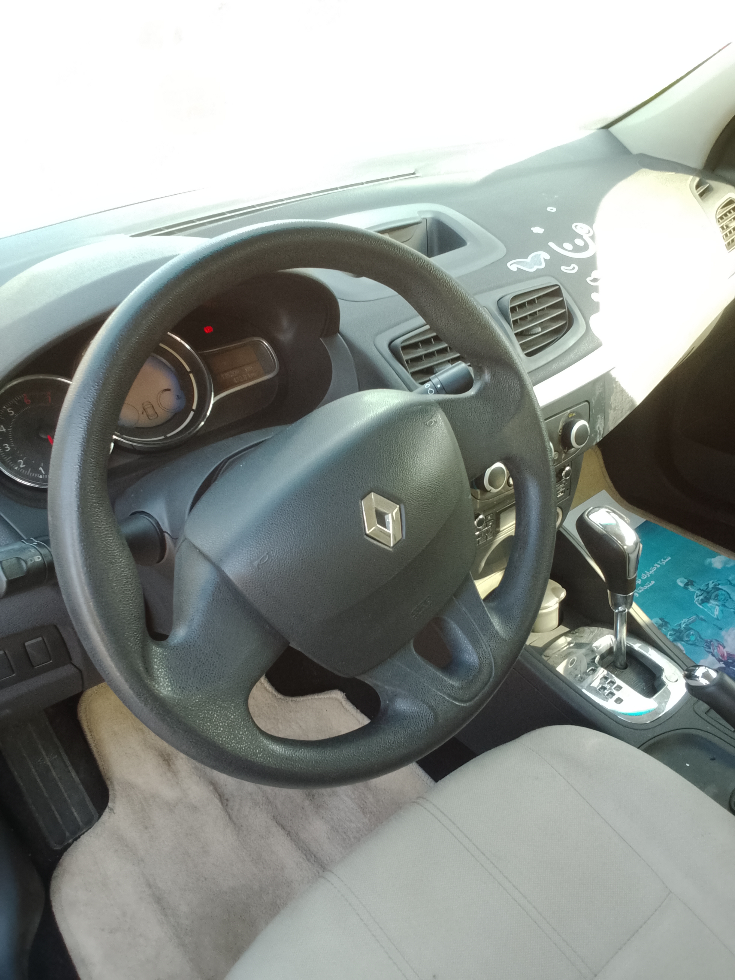 Gray Renault Fluence 2016