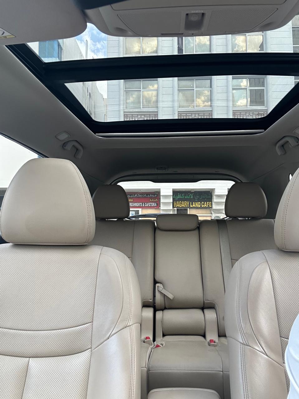 White Nissan Rogue SV 2014 White Nissan Rogue SV 2014