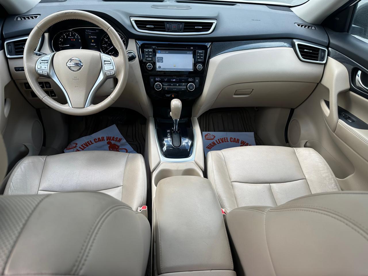 White Nissan Rogue SV 2014 White Nissan Rogue SV 2014