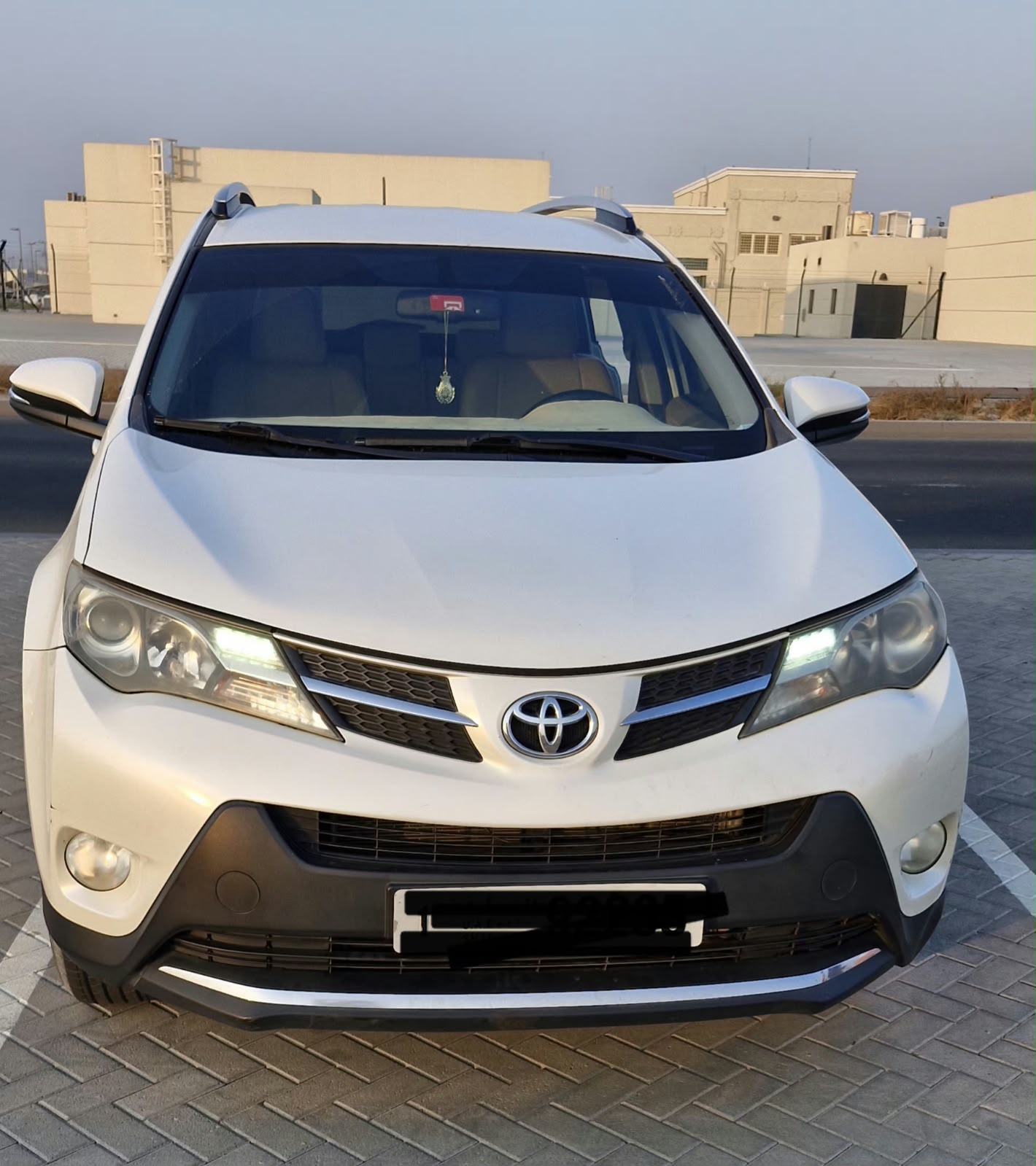 White Toyota RAV4 GX 2013