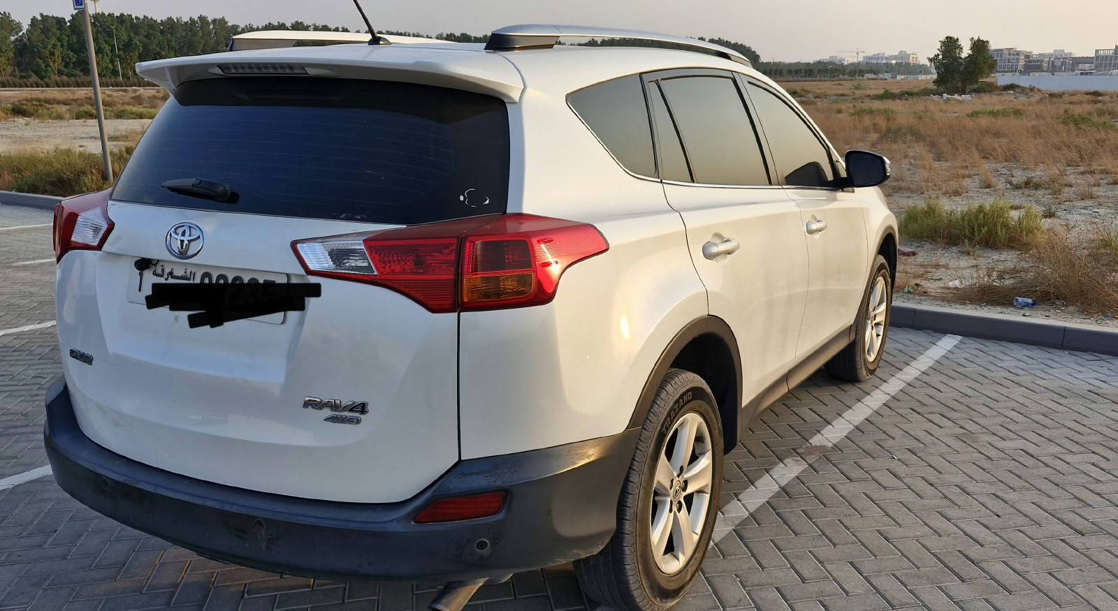 White Toyota RAV4 GX 2013