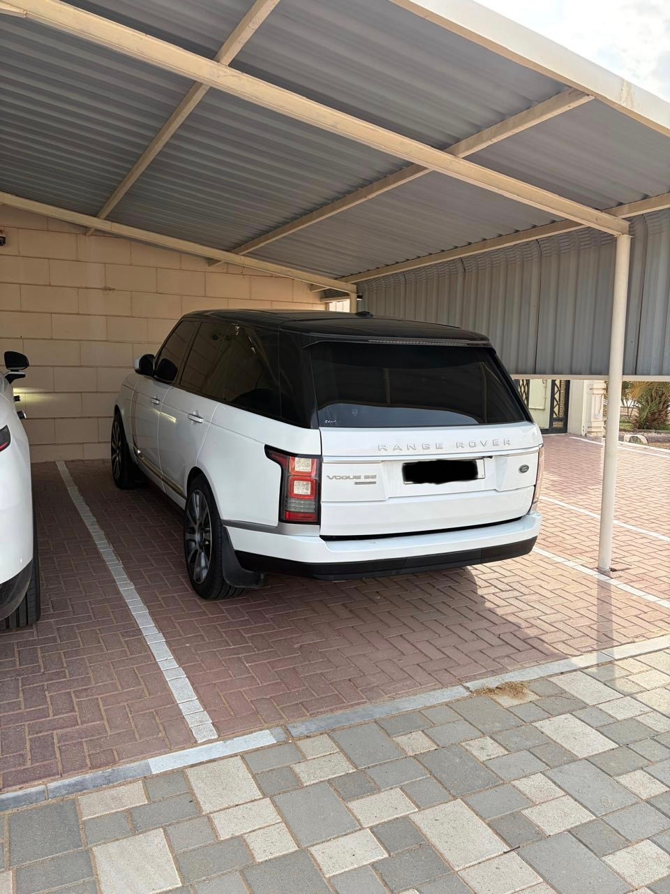 أسود لاند روڤر Range Rover 4.6 HSE 2016
