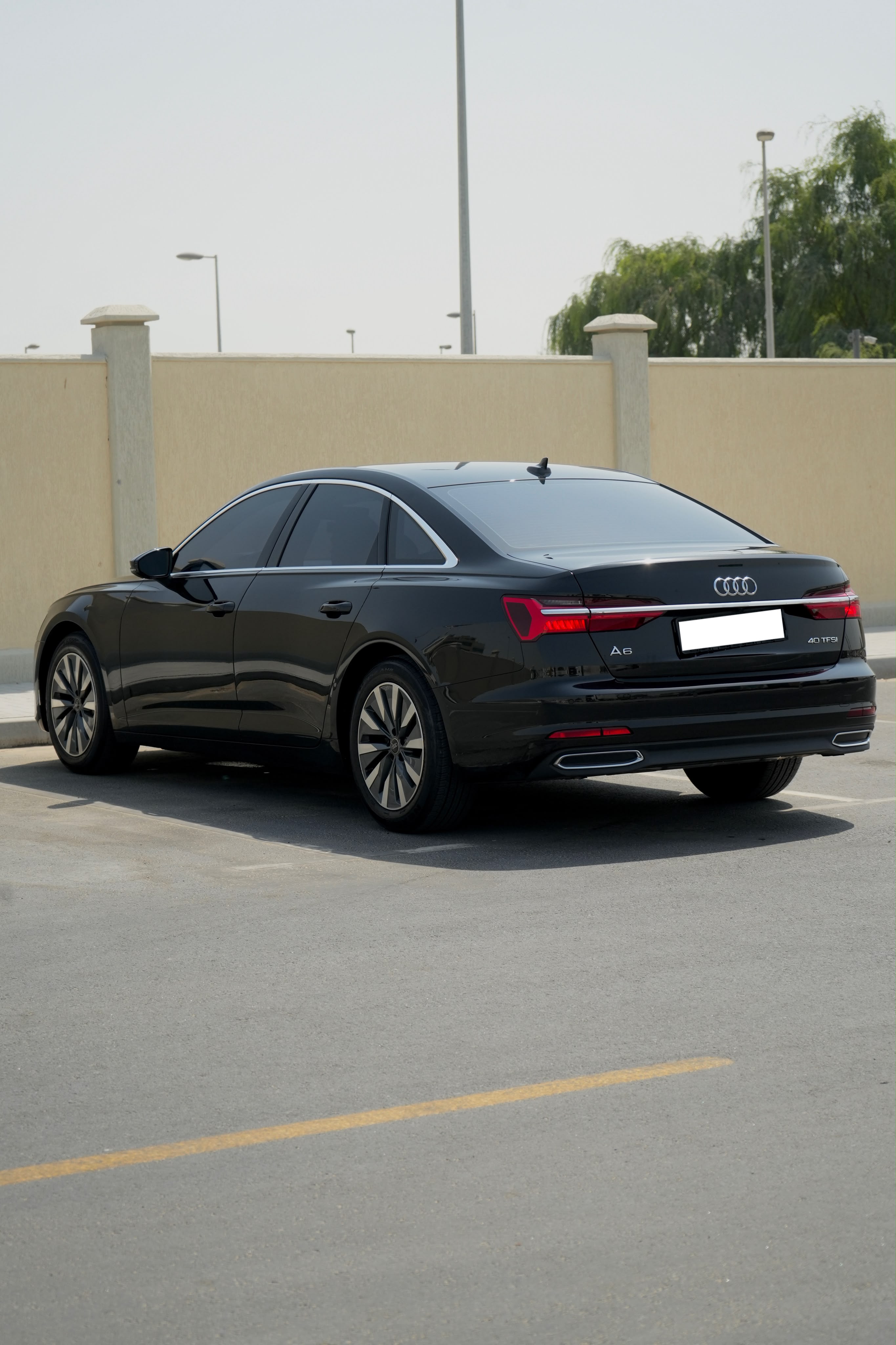 أسود أودي إيه 6 40 تي إف إس آي 2020