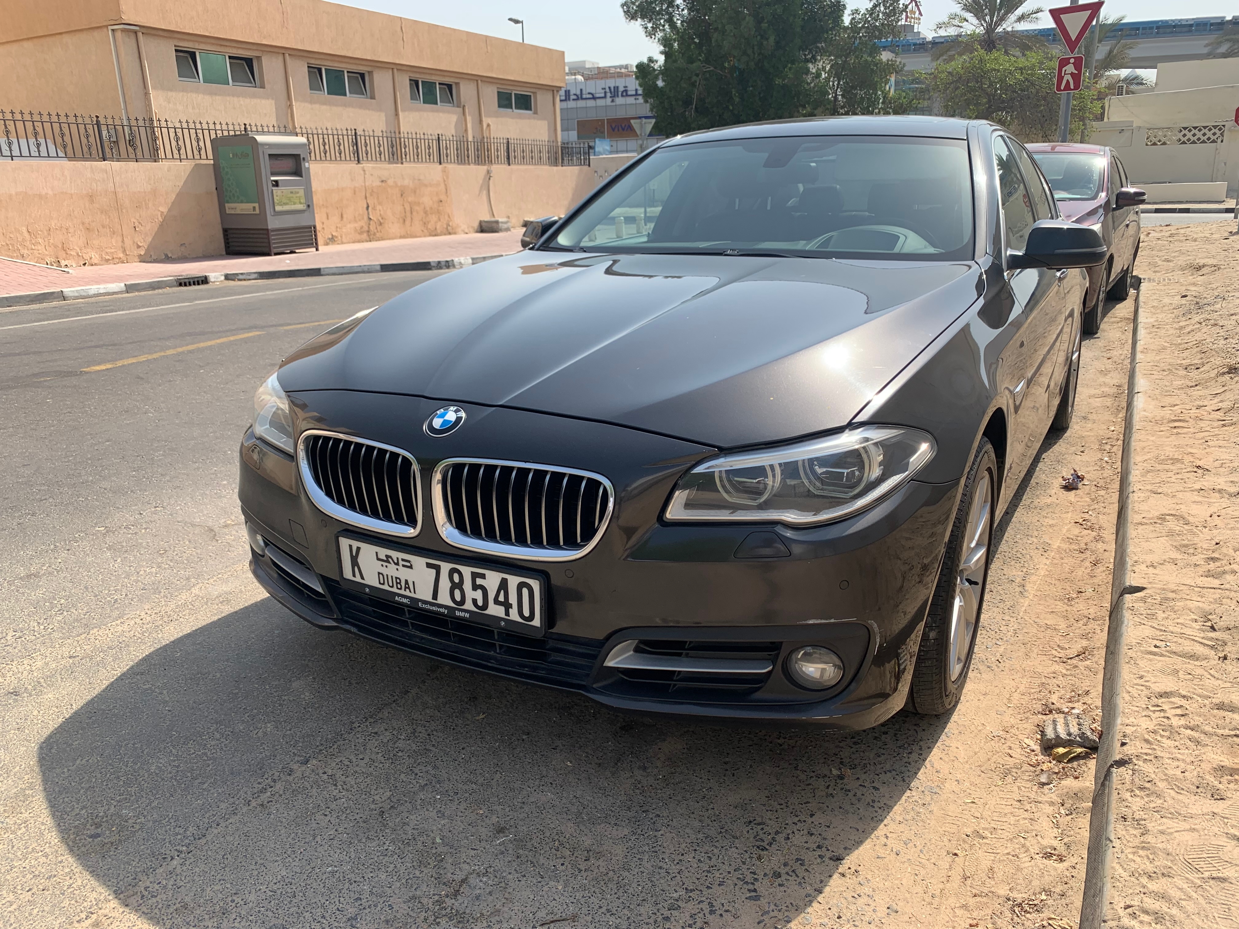 Gris oscuro BMW 528i 2015 Gris oscuro BMW 528i 2015