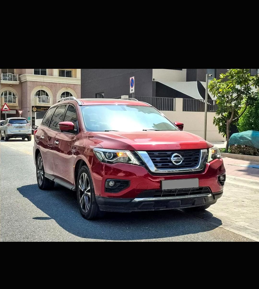 rood Nissan Pathfinder SL 2019 rood Nissan Pathfinder SL 2019