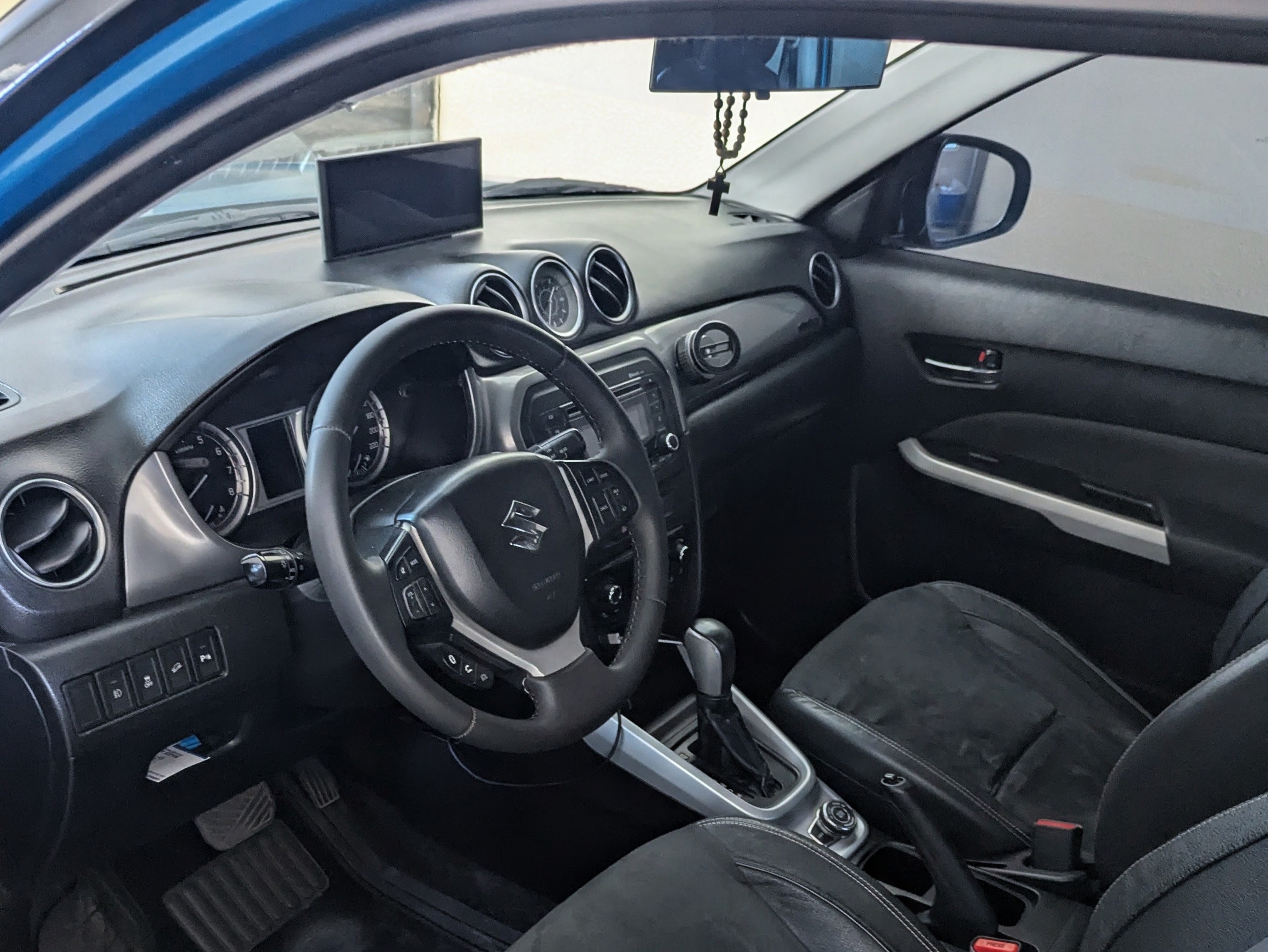 Blue Suzuki Vitara GLX 2017