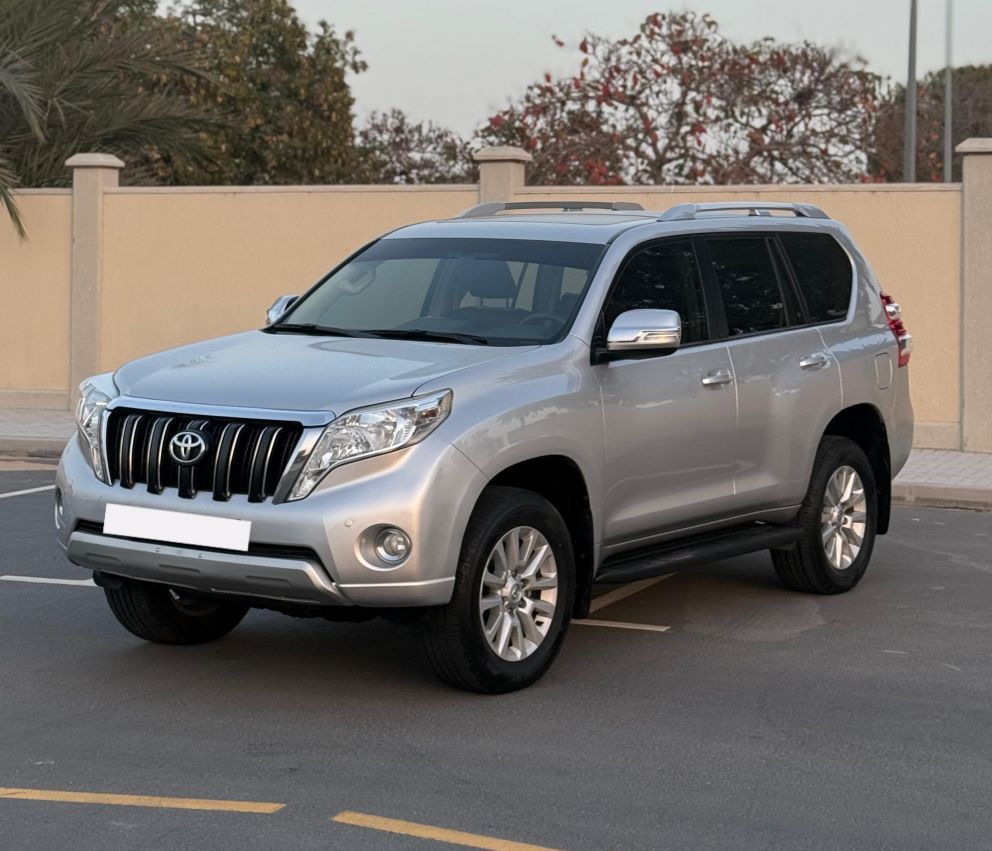 Серебро Toyota Prado GXR 2016 год Серебро Toyota Prado GXR 2016 год