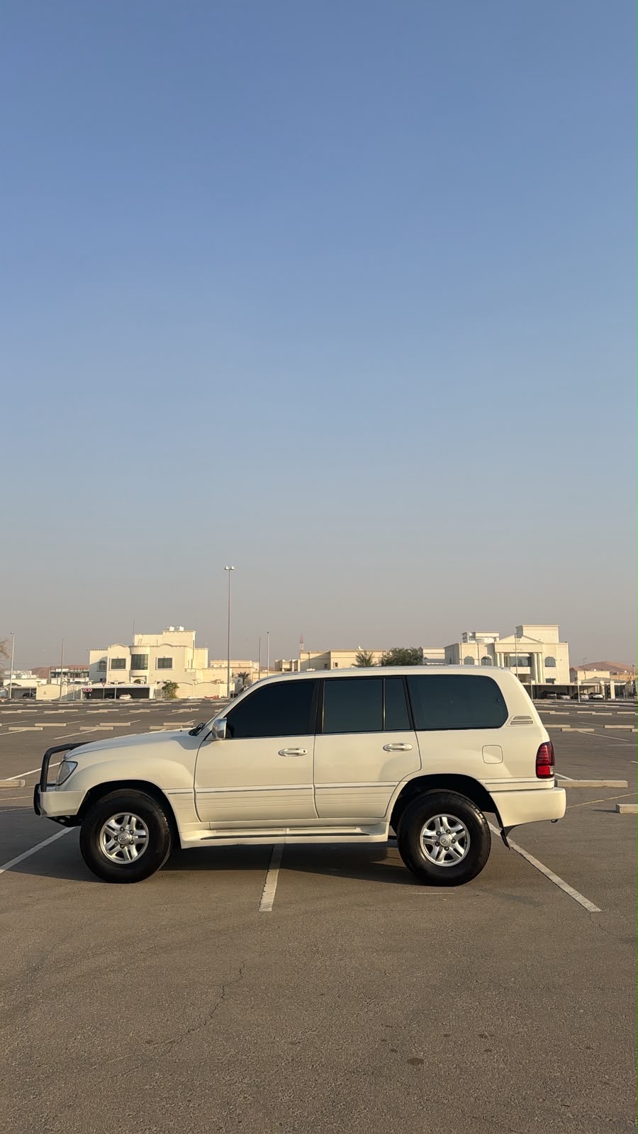 أبيض لكزس LX 470 2002 أبيض لكزس LX 470 2002
