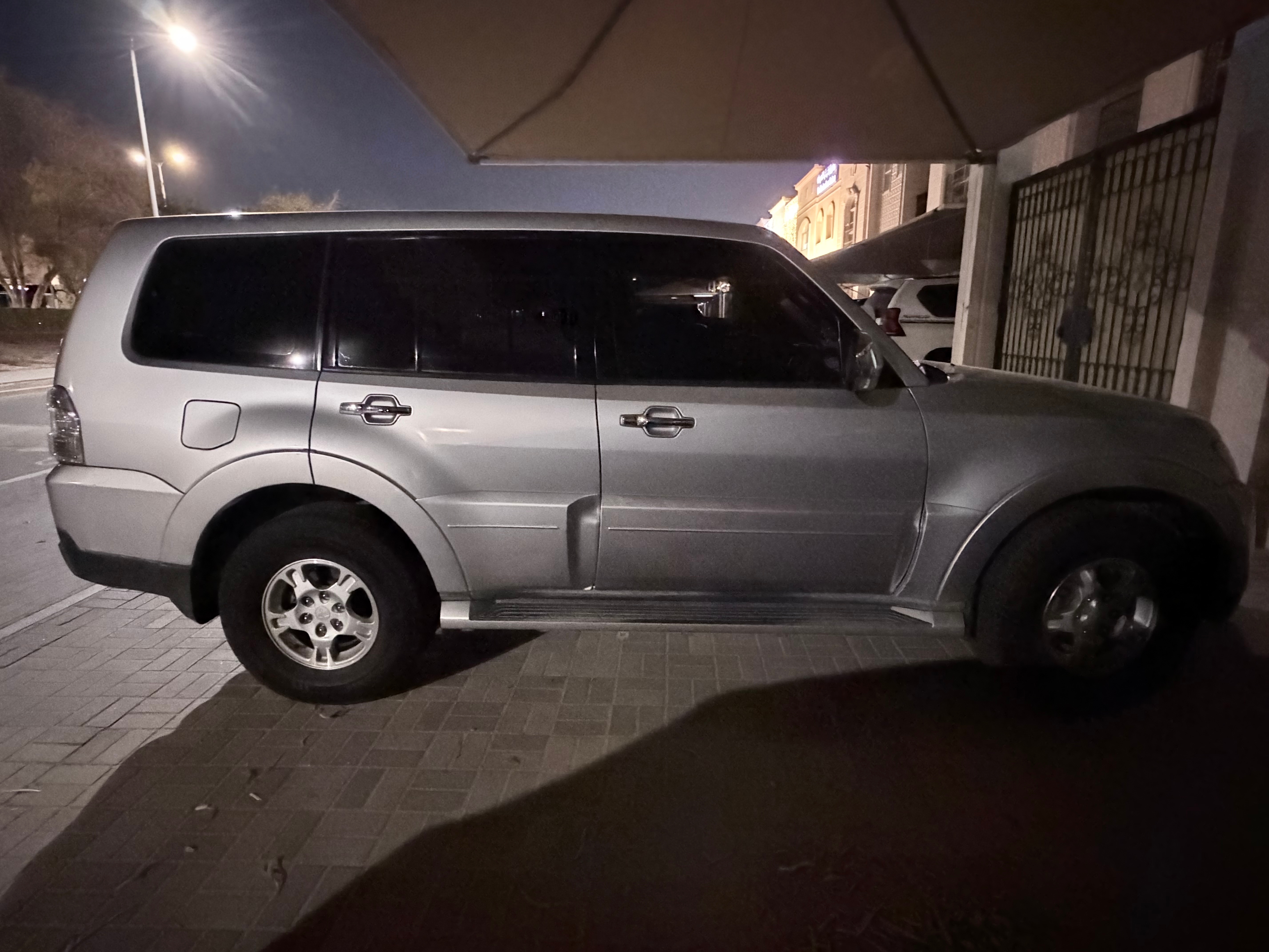 Zilver Mitsubishi Pajero GLS 2009