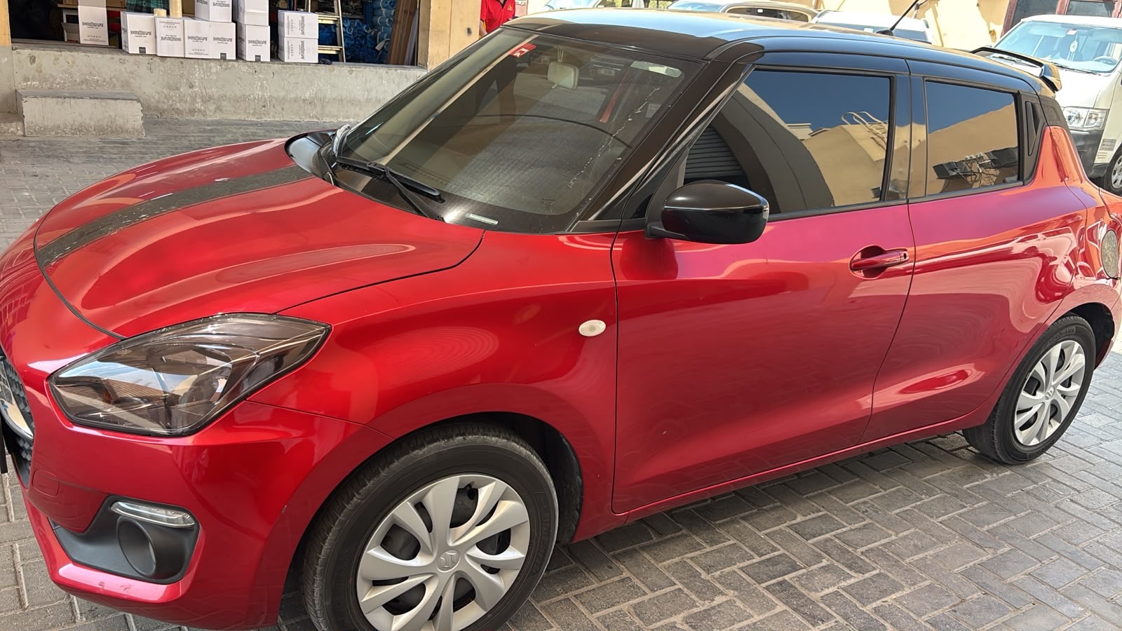 rojo Suzuki Swift Base 2024