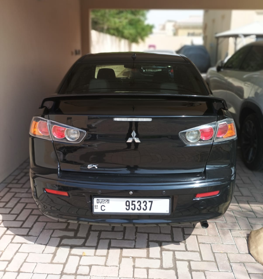 Siyah Mitsubishi Lancer 2015