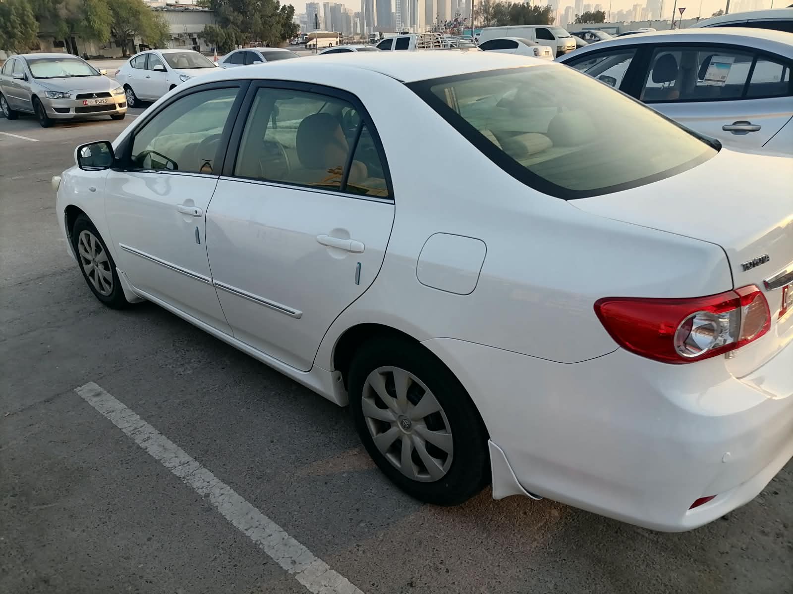Blanc Toyota Corolla XLI 2012 Blanc Toyota Corolla XLI 2012