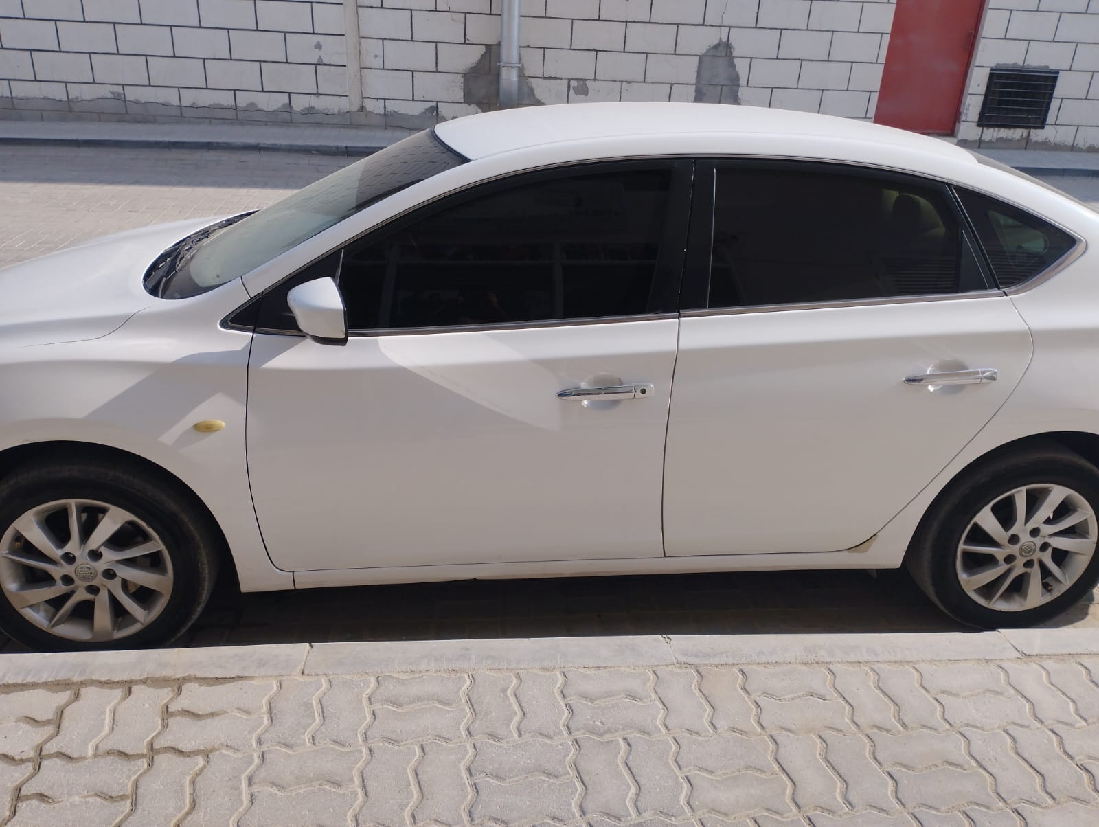 أبيض نيسان Sentra 1.8 S 2015 أبيض نيسان Sentra 1.8 S 2015