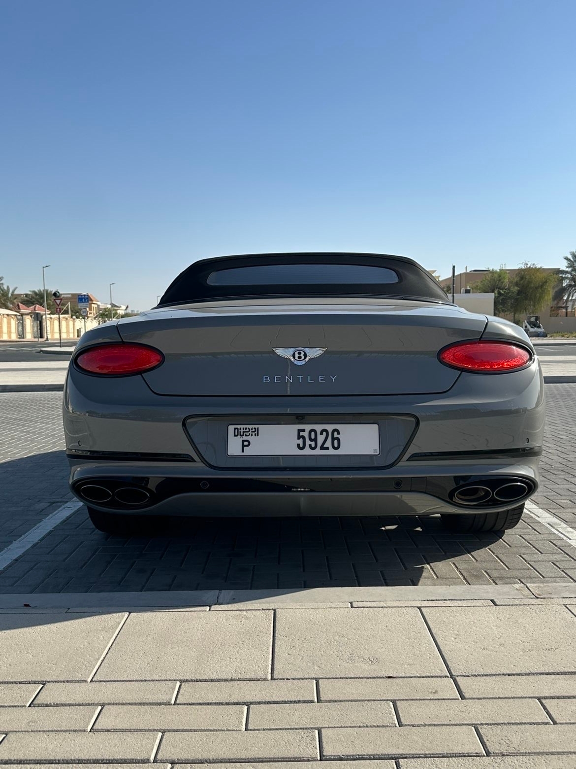 Gris Bentley Continental GTC GTC Mulliner 2024