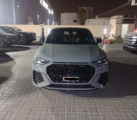 Grau Audi RS Q3 2021