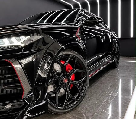 zwart Lamborghini Urus 2022