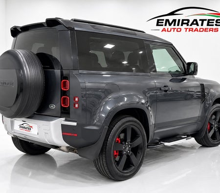 Gris Land Rover Defender 90 SE 2023
