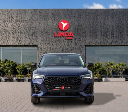 Голубой Audi Q3 Sportback S Line 2025 год